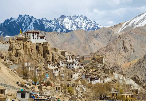 Ladakh 인도에서 Landscpae의 Lamayuru 수도원 — 스톡 사진