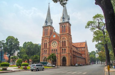 Saigon Notre-Dame Katedrali Basilica Ho Chi Minh city, Vietnam. Ho Chi Minh Asya'nın popüler bir turistik yer.