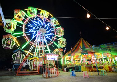 Na Dun, Tayland - 25 Şubat 2016: Adil Tapınağı dünyaca Bucha gün o Na Dun Tapınağı'nda