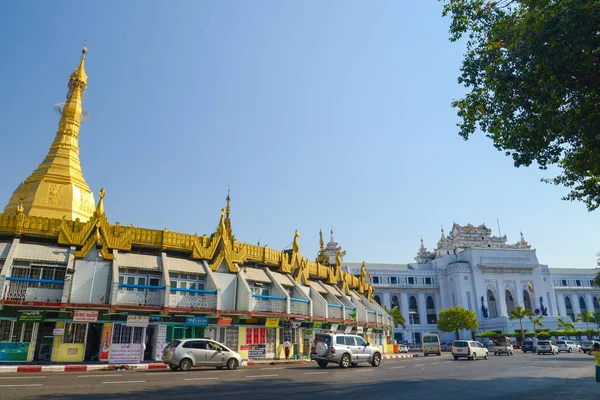 Yangón Myanmar Abril 2016 Pagoda Sule Yangón Encuentra Centro Yangón —  Fotos de Stock