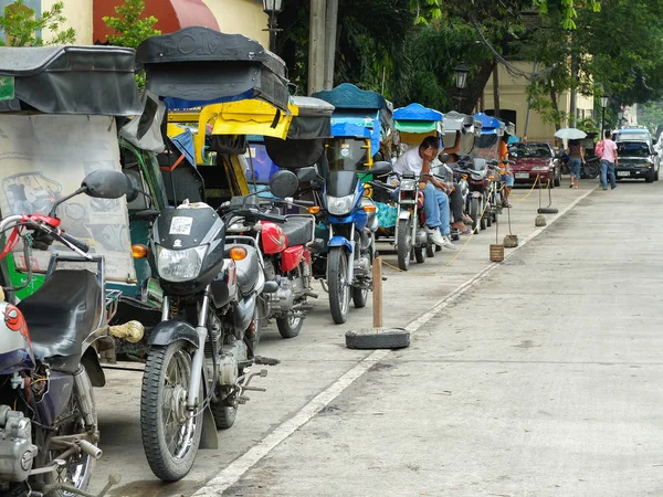 Vigan Filipinas Julio 2015 Triciclos Histórica Ciudad Vigan — Foto de Stock