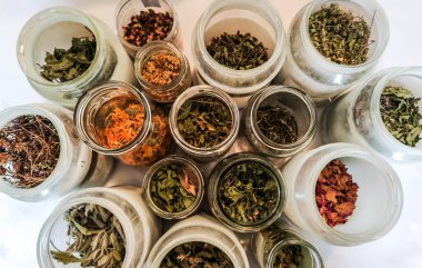 Eşsiz renkli çay çimi koleksiyonu