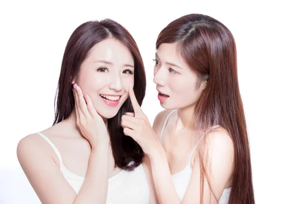 Dos Mujeres Belleza Cuidado Piel Fondo Blanco — Foto de Stock