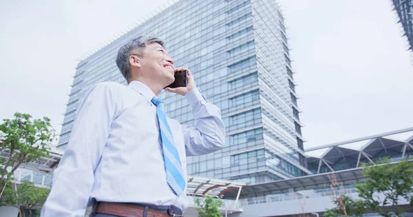 Old Businessman Smiling Happily Speaking Phone — Stock Photo, Image