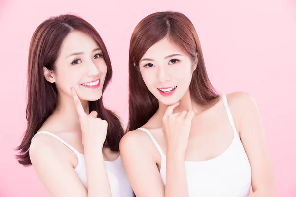 Two Beauty Skincare Women Health Tooth Pink Background — Stock Photo, Image