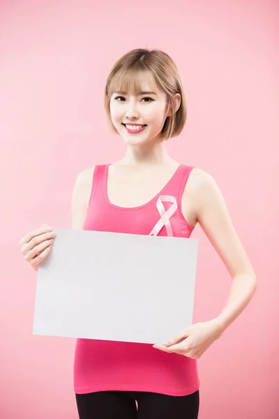 Kvinna Med Vita Billboard Förebyggande Breast Cancer Koncept — Stockfoto