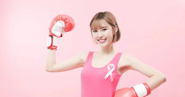 Mujer Con Cinta Rosa Guantes Boxeo Prevención Concepto Cáncer Mama —  Fotos de Stock