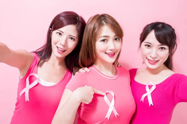 Mujeres Selfie Felizmente Con Prevención Del Cáncer Mama Fondo Rosa — Foto de Stock