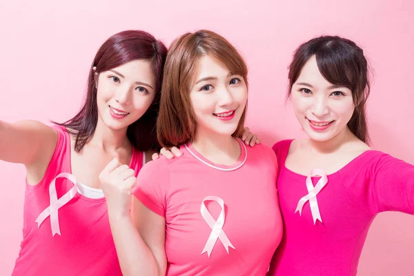 Selfie Donne Felicemente Con Prevenzione Del Cancro Seno Sullo Sfondo — Foto Stock