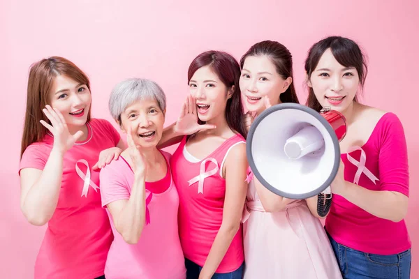 Frauen Mit Megafon Brustkrebsvorbeugung Auf Dem Pin Hintergrund — Stockfoto