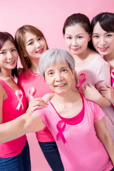 Donne Che Prendono Selfie Felicemente Con Segni Prevenzione Del Cancro — Foto Stock