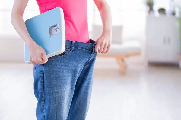 Beauty Woman Show Loose Jeans Weight Scale — Stock Photo, Image