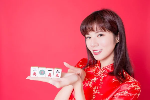 Mulher Beleza Mostrar Mahjong Rico 2019 Dez Mil Palavra Chinesa — Fotografia de Stock