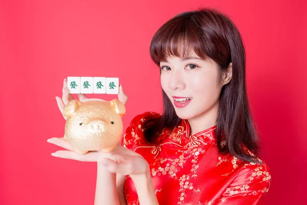 Beauty Woman Hold Mahjong Golden Pig Bank Rich Chinese Word — Stock Photo, Image
