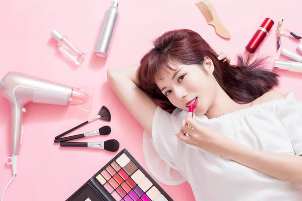 Young Beautiful Woman Use Lipstick Her Cosmetic Makeup Tools She — Stock Photo, Image