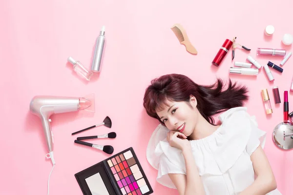 Young Beautiful Woman Smile Her Cosmetic Makeup Tools She Lying — Stock Photo, Image