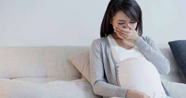 Gravid Kvinna Gråta Och Känna Depression Hemma — Stockfoto