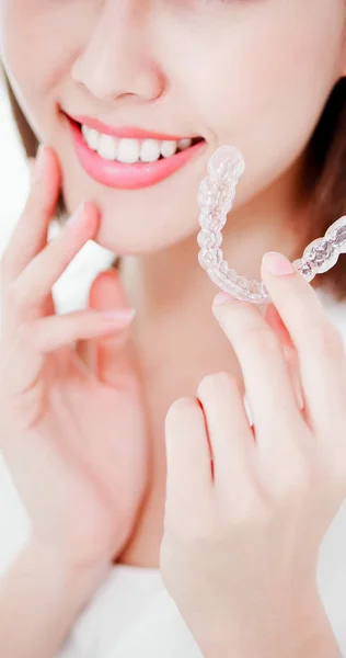 Primer Plano Mujer Belleza Sonrisa Usted Con Dientes Salud Aparato — Foto de Stock