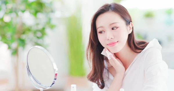 Smile Asian Woman Remove Makeup Cleansing Cotton Look Mirror Home — Stock Photo, Image