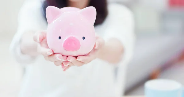 Primer plano de Piggy Bank —  Fotos de Stock