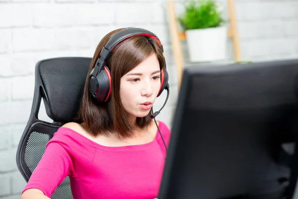 Jonge Aziatische Cyber Sport Gamer — Stockfoto