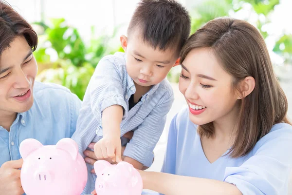 Familiensparkonzept — Stockfoto