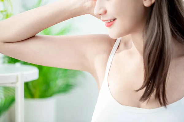 Woman with clean underarm — Stock Photo, Image