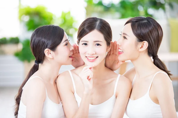 Cuidado de la piel asiático mujeres amigo —  Fotos de Stock