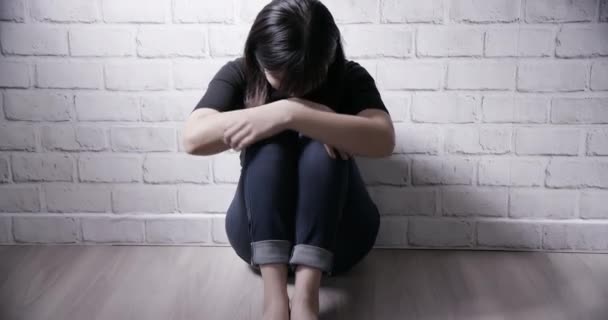 Asiatico ragazza sentire depresso — Video Stock