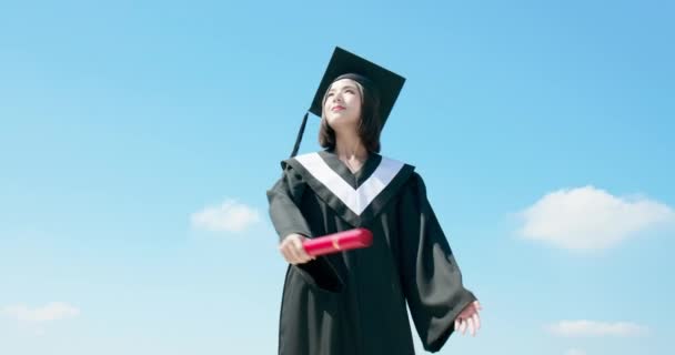 Asiático graduado estudiante — Vídeo de stock