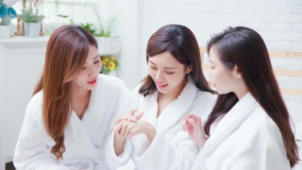 Femmes asiatiques sur les soins de la peau — Video