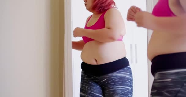 脂肪 亚洲 女孩 看 镜子 — 图库视频影像