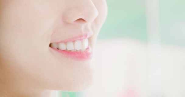 Närbild av flicka tänder — Stockvideo