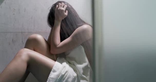 Ženy násilí na domácím trhu a znásilnění — Stock video