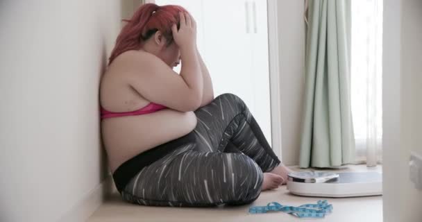 Plus size woman feel upset — Stock Video