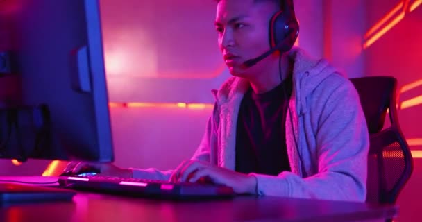 Joven asiático cyber sport gamer — Vídeos de Stock