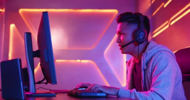 Cyber esporte gamer ganhar jogo — Vídeo de Stock