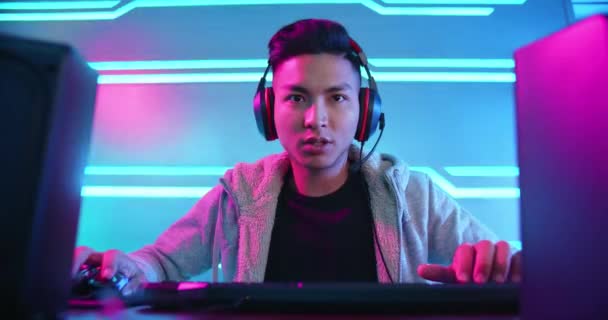 Jonge Aziatische Cyber Sport Gamer — Stockvideo