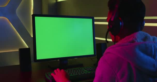 Gamer esporte cibernético com computador — Vídeo de Stock