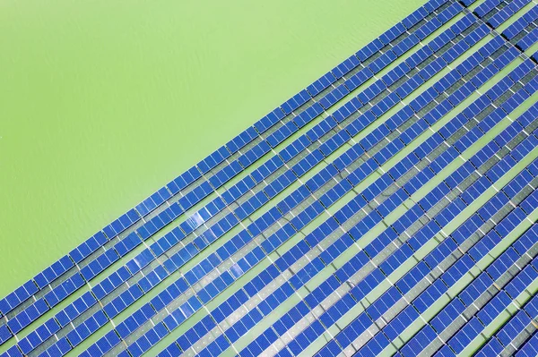 Painéis solares disparados por drone — Fotografia de Stock