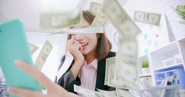 Úspěšné vytvoření peněz z Internetu — Stock video