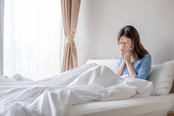 Woman has running nose — Stock Photo, Image