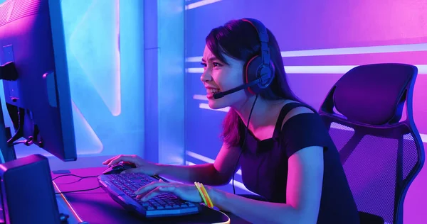 Cyber esporte gamer jogar jogo — Fotografia de Stock