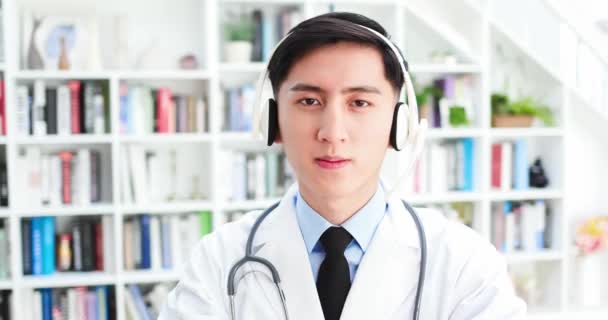 Concetto di telemedicina - parte del medico — Video Stock