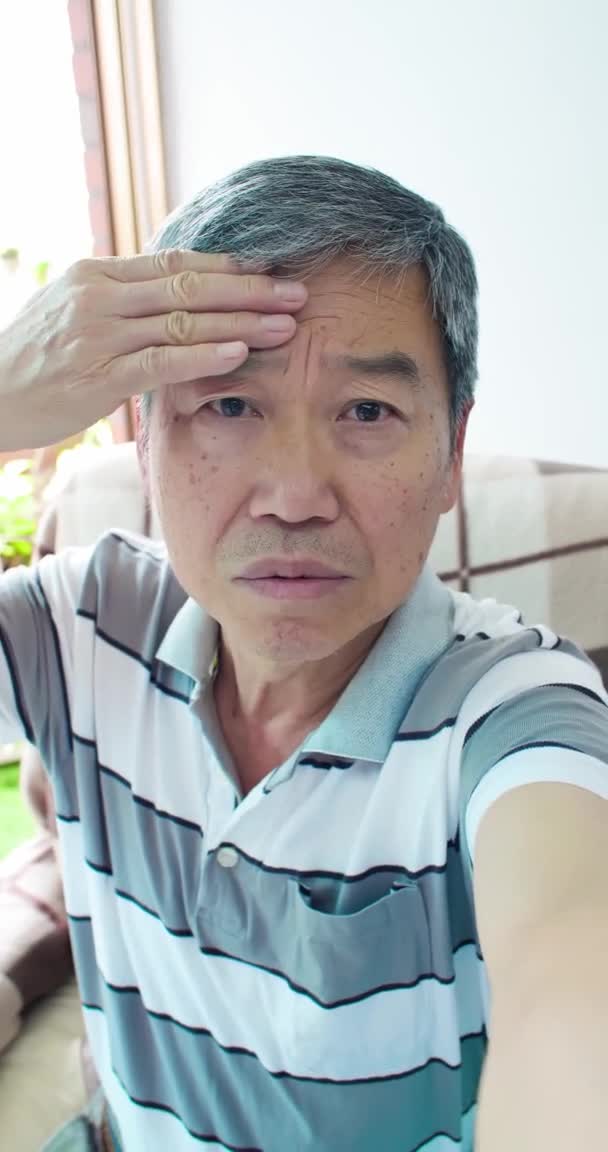 Telemedicina-koncepció - idősebb ember — Stock videók