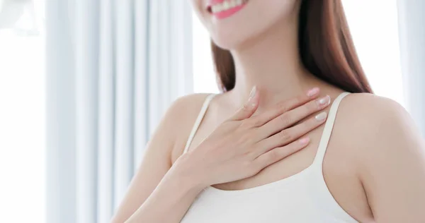 Asian Beauty Smile Woman Touch Her Chest Has Good Skin — Stock Photo, Image