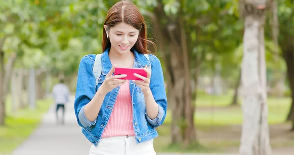 Asian Woman Use Ear Bud Listen Music Watch Video Smartphone — Stock Photo, Image