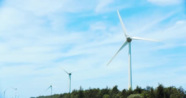 Aerogeneradores para energía eléctrica — Vídeo de stock