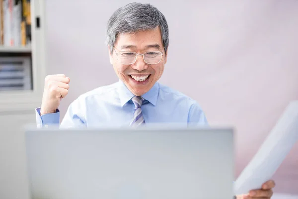 Successful Asian Senior Businessman Very Excited Raises His Arm — Stock Photo, Image