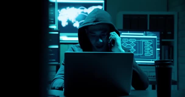 Asian male hacker extorting — Stock Video